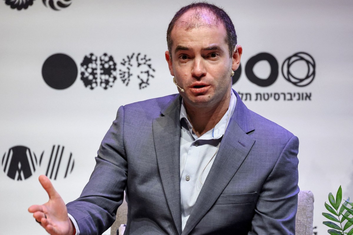 L'AI si espande: da superintelligenza sicura a interfacce quotidiane